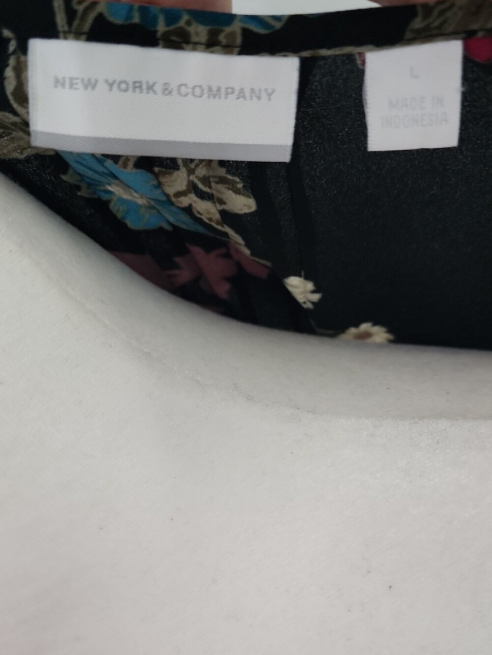 Women's Black Floral Tie-Keyneck Blouse - Picture 2 of 10